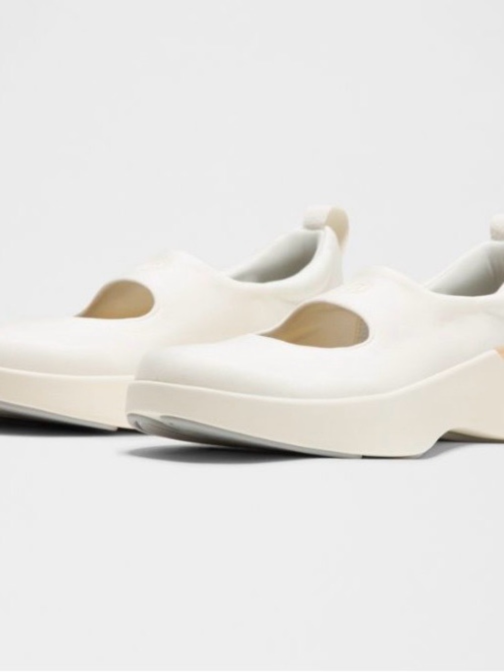 lululemon athletica | Mary Train Sneaker Size 6.5
